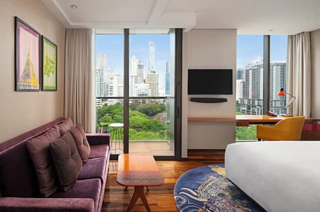 Hotel Indigo Bangkok Wireless Road by IHG-Standard Room, 1 King Bed, Balcony, Garden View-1