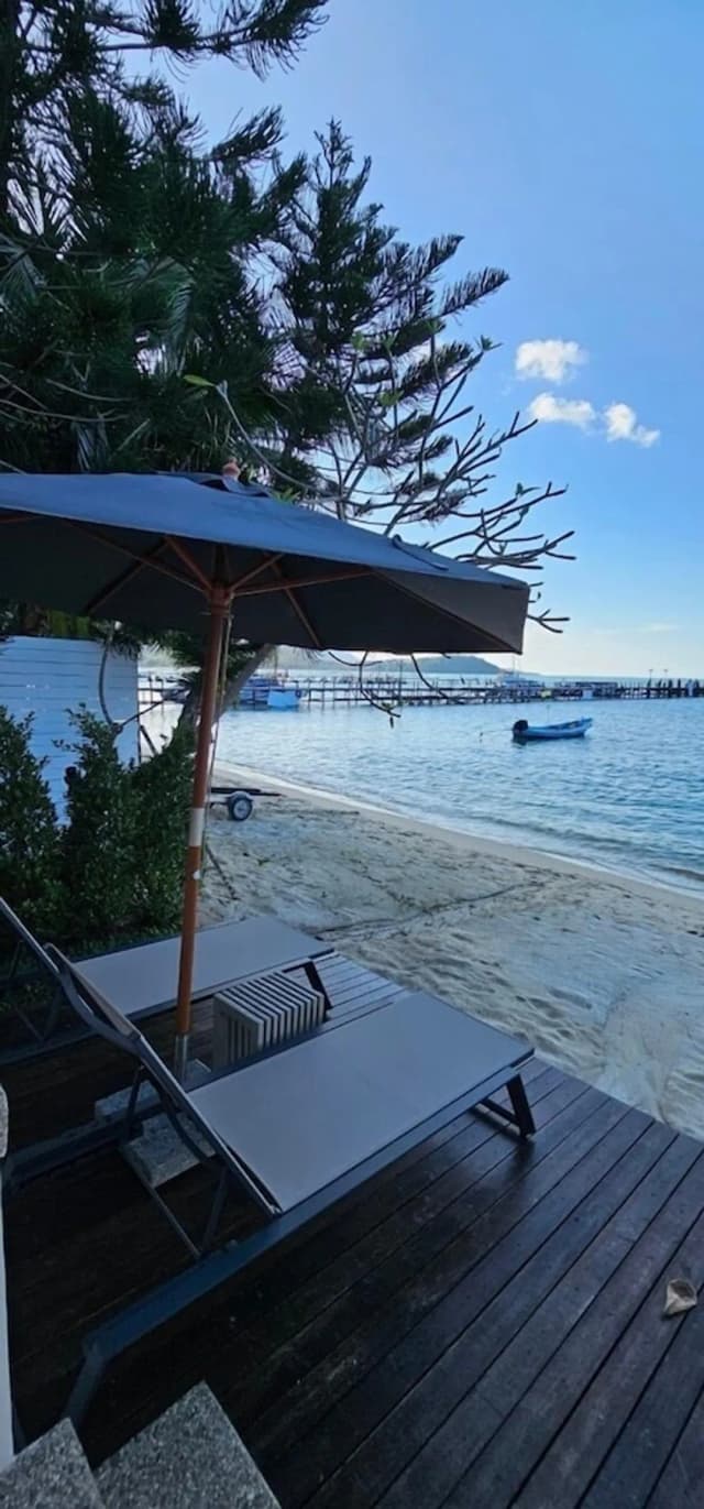 Punnpreeda Beach Resort-Beach Front Suite with One Way Airport Transfer-21