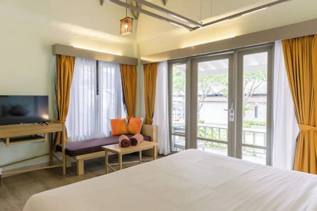 Punnpreeda Beach Resort-Ocean View Villa with One Way Airport Transfer-4