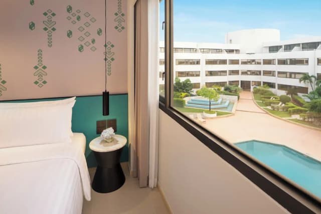 Amari Don Muang Airport Bangkok-尊贵双床房, 泳池景观-1