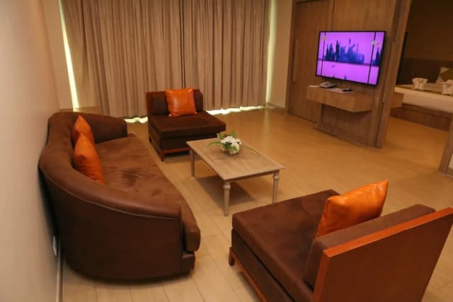 クリスタルパレスラグジュアリーホテル-スイート-4