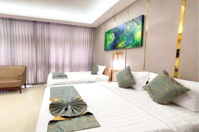 Elegant Airport Hotel-华丽三人房-1