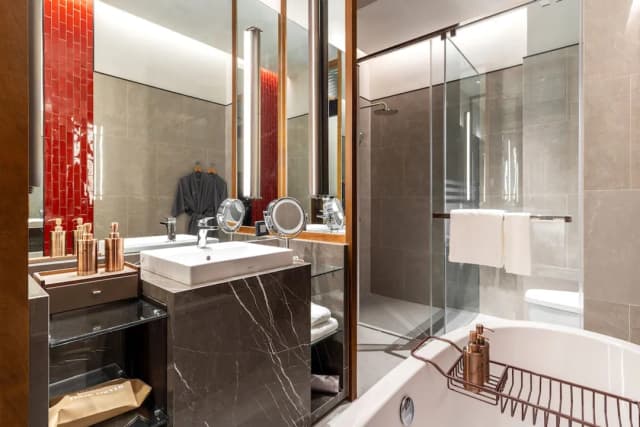 Villa Deva Resort & Hotel Bangkok-Deluxe Twin Pool Access-7