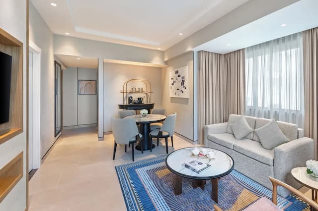 オークス イブン バットゥータ ゲート ドバイ-Junior Suite, Newly Renovated, Evening Drinks & Canapes Section, Free Shuttle To Public Beach-1