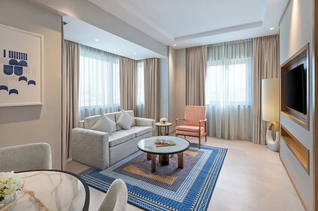 オークス イブン バットゥータ ゲート ドバイ-Junior Suite, Newly Renovated, Evening Drinks & Canapes Section, Free Shuttle To Public Beach-4