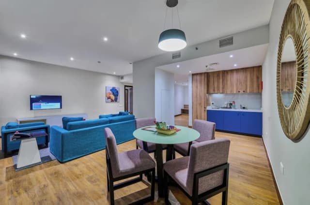 라마다 호텔 & 스위트 바이 윈덤 두바이 JBR-스위트, 킹사이즈침대 1개, 발코니, 부분 바다 전망-1