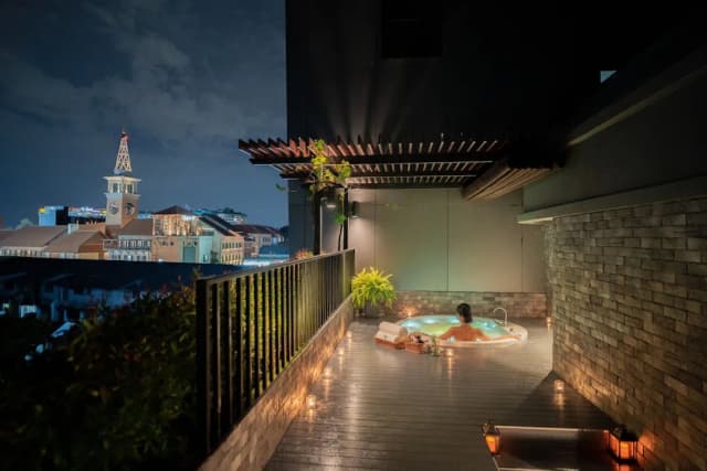 Moose Hotel Nimman-Luxury Honeymoon Suite with Jacuzzi-1