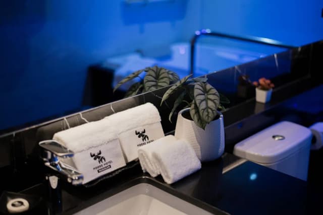 Moose Hotel Nimman-Luxury Honeymoon Suite with Jacuzzi-13