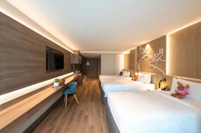 Moose Hotel Nimman-Triple Bed with Bathtub-1