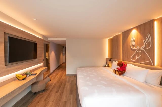 Moose Hotel Nimman-Junior Suite with Living Room-4