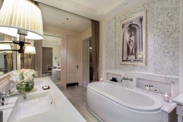 U Sathorn Bangkok-Suite Room (24hrs use of room)-9