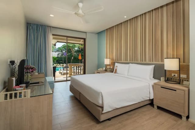 盛泰樂普吉卡塔海灘度假村-豪華客房, 1 張特大雙人床, 可使用泳池-6