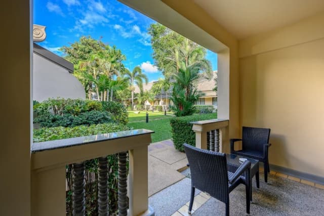 盛泰樂普吉卡塔海灘度假村-豪華客房, 1 張特大雙人床, 花園景觀-4