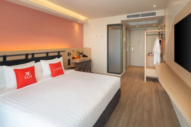 Lumen Bangkok Udomsuk Station-Lumen City View King Bed-5