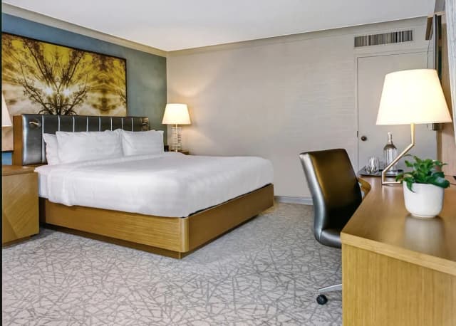 クラウンプラザ トロント ノースヨーク バイ IHG-プレミアム ルーム キングベッド 1 台-3
