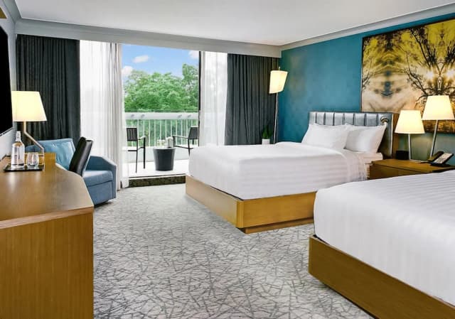 クラウンプラザ トロント ノースヨーク バイ IHG-プレミアム ルーム クイーンベッド 2 台 バルコニー-1