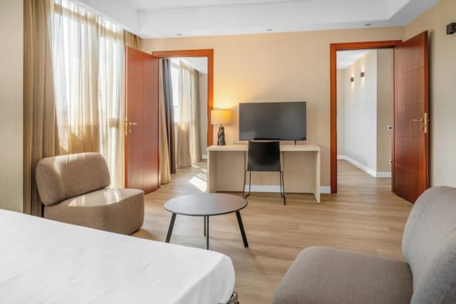 卡潘尼爾酒店-家庭套房-1