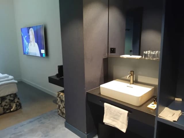 Urban Creme-Standard Double or Twin Room-6