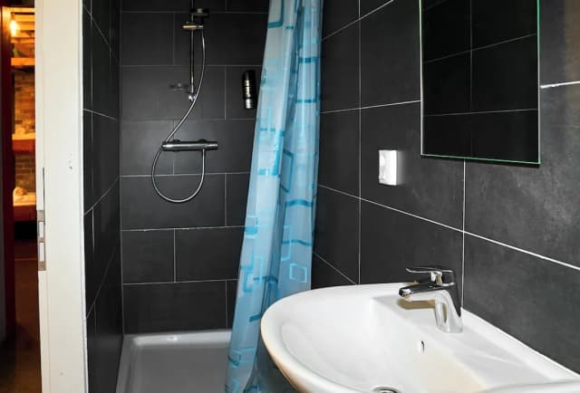 Amsterdam Teleport Hotel-经济客房-8