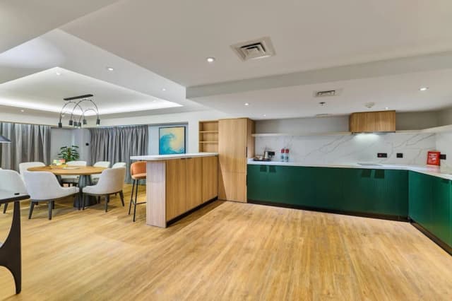 라마다 호텔 & 스위트 바이 윈덤 두바이 JBR-스위트, 침대(여러 개)-7