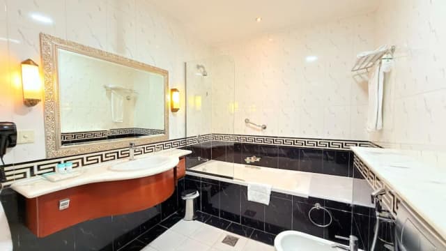 선데이 호텔 알 바르샤, 두바이, 몰 오브 더 에미리츠-이그제큐티브룸, 킹사이즈침대 1개-11