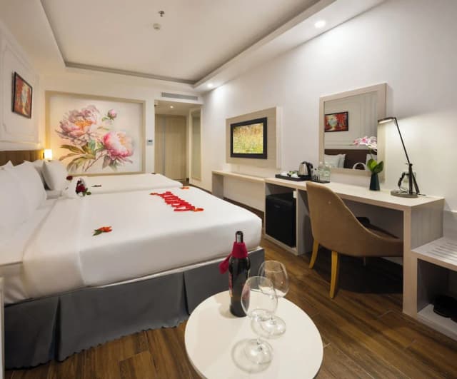 Hon Chong Retreat Hotel-Standard Triple Room, Balcony-4