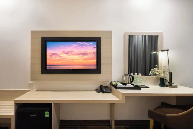 Hon Chong Retreat Hotel-Standard Triple Room, Balcony-5