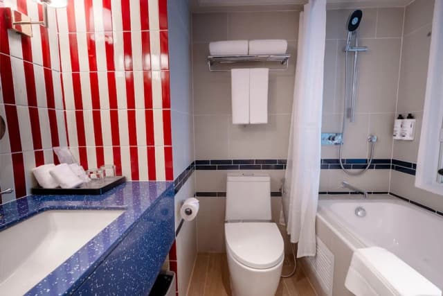 芭堤雅 A1 皇家遊輪酒店 - SHA Extra Plus 認證-Cruise Cabin (Partial Seaview) King Bed-4