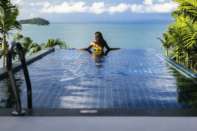 Amatara Welleisure Resort-Pool Pavilion-8