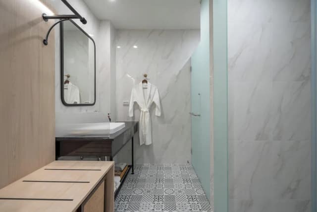 Pranakorn Heritage Hotel-Junior Suite with Pool View-12