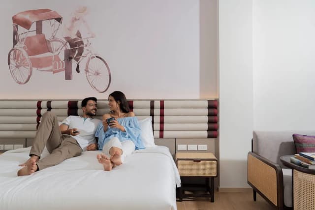 Pranakorn Heritage Hotel-Junior Suite with Pool View-3