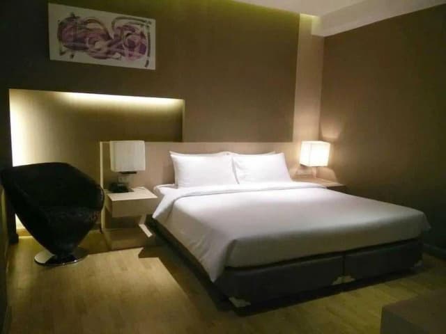 嗨飯店-高級雙人房-5