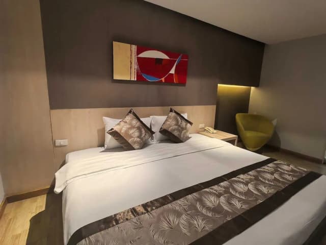 嗨飯店-高級雙人房-4