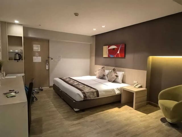 嗨飯店-高級雙人房-1