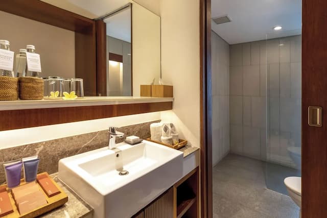 The Magani Hotel and Spa-Deluxe Room Double Bed with Daily Beers-7