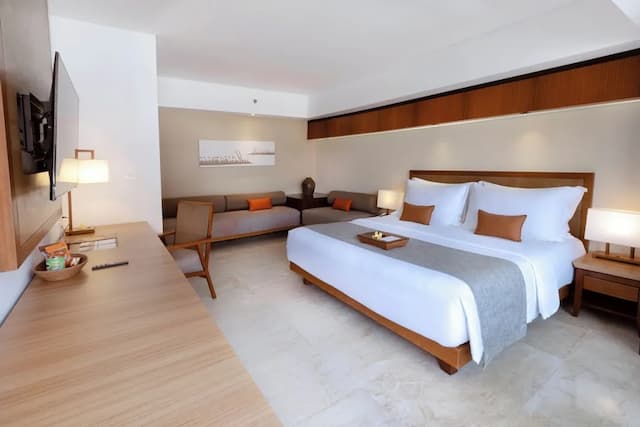 The Magani Hotel and Spa-Deluxe Room Double Bed with Daily Beers-5