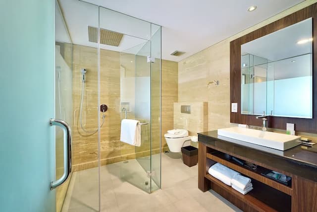 de Vins Sky Hotel Seminyak-Whirpool Suite Room-6