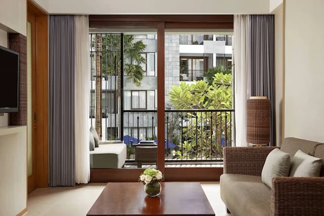 Courtyard By Marriott Bali Seminyak Resort-套房, 1 间卧室, 泳池景观 (Balcony)-1