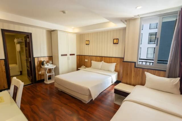 Golden Rain 2 Hotel-高級三人房-4