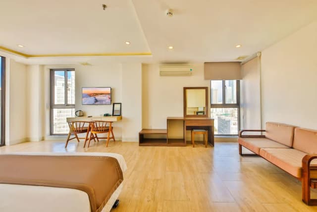 Daisy Flower Nha Trang-Family Quadruple Room, City View-2