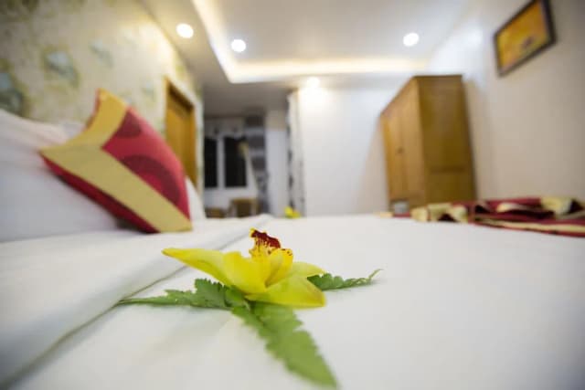 The Airport Hotel-Deluxe Double Room-2