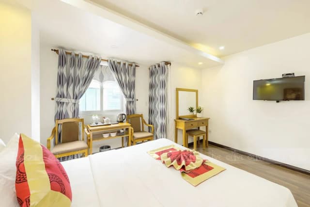 The Airport Hotel-Deluxe Double Room-3