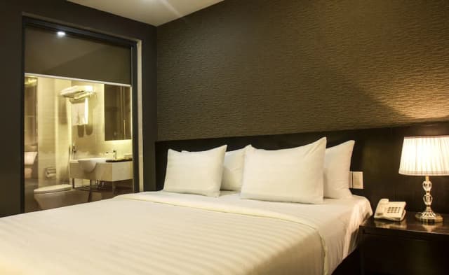 Golden Hotel-标准房 (Without View)-1