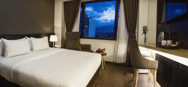 Golden Hotel-高级房 (Without Balcony)-2