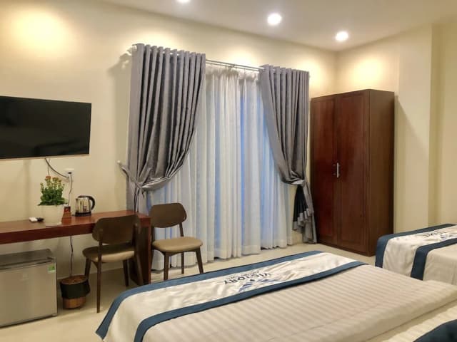 Victory Airport Hotel-Deluxe Double Room, Balcony-1