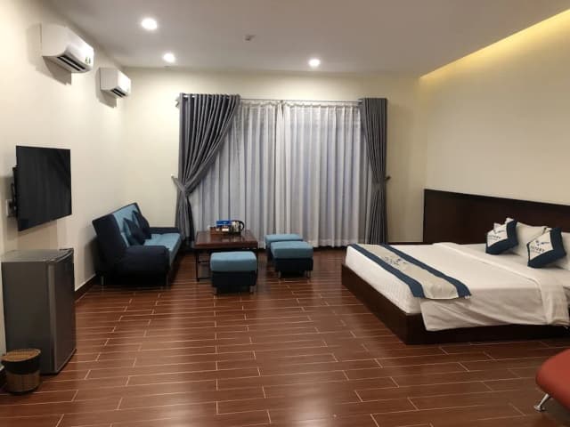 Victory Airport Hotel-Presidential Suite, 1 King Bed with Sofa bed, Balcony, City View-1