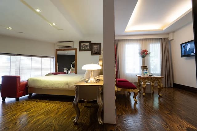 The White Hotel 8A Thai Van Lung-Suite, City View-7