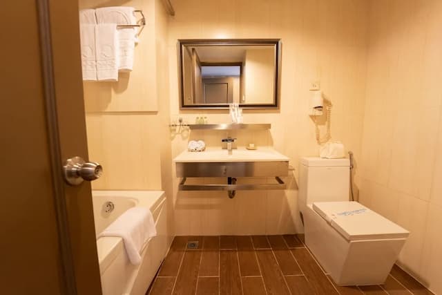 The White Hotel 8A Thai Van Lung-Suite, City View-6