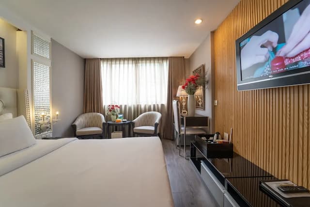 The White Hotel 8A Thai Van Lung-Executive Twin Room, City View-10
