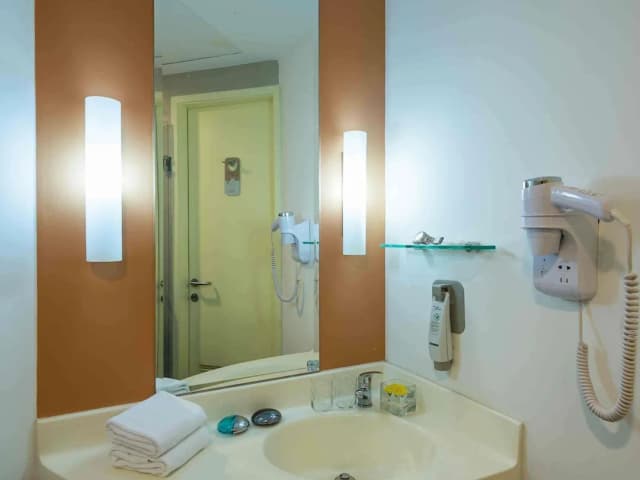 西貢宜必思飯店-標準客房, 1 張加大雙人床-9